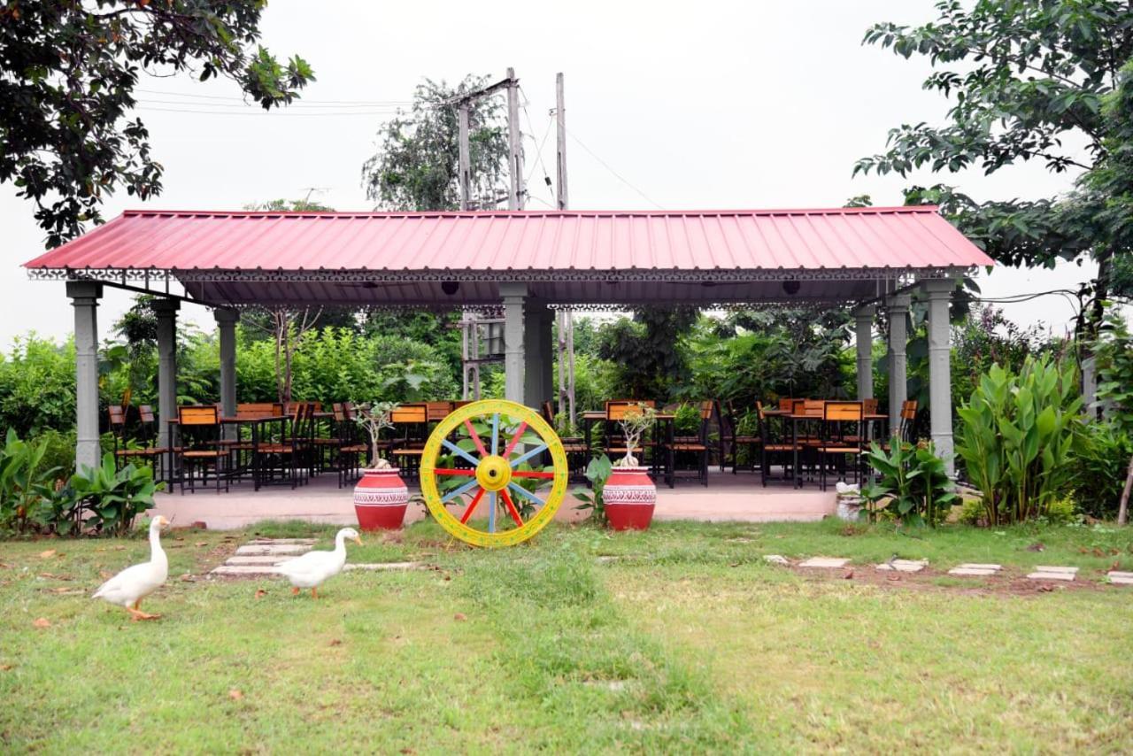 Rejoice Vadodara Bagian luar foto